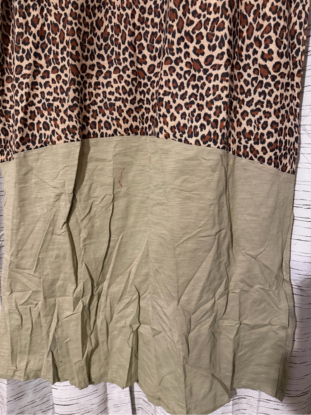 NWT M oversized Umgee Olive Green Linen Blend Colorblock Leopard Midi Dress. - Picture 4 of 4